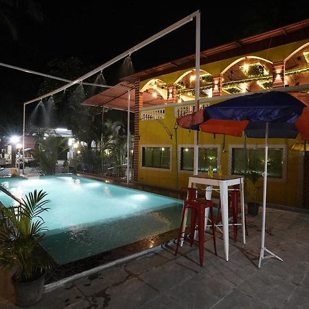 Palm Springs Beach Resort - Gorai Bombay Extérieur photo